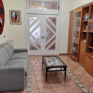 Apartament Domus Cornelia, Neapol